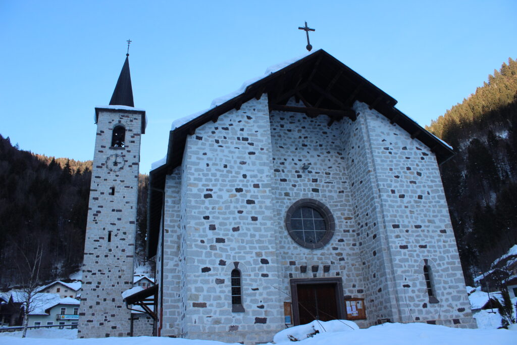 Chiesa di Caoria valle del Vanoi - San Giovanni Nepomuceno